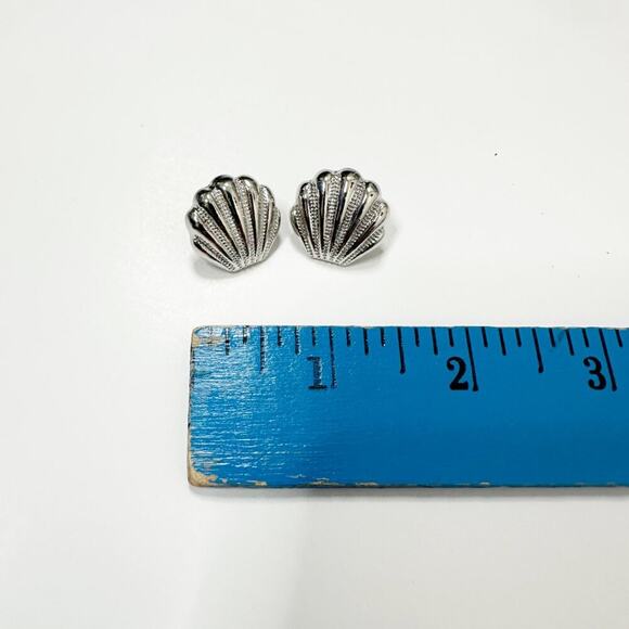 2/$30 NEW Dainty Delicate Sea Shell Earrings Gold or Silver Post Stud Backs 130 - Picture 15 of 15
